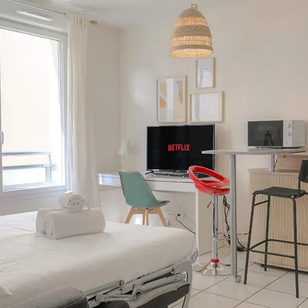Le Calme Et Cosy Avec Parking Gratuit Appartement Lyon Buitenkant foto