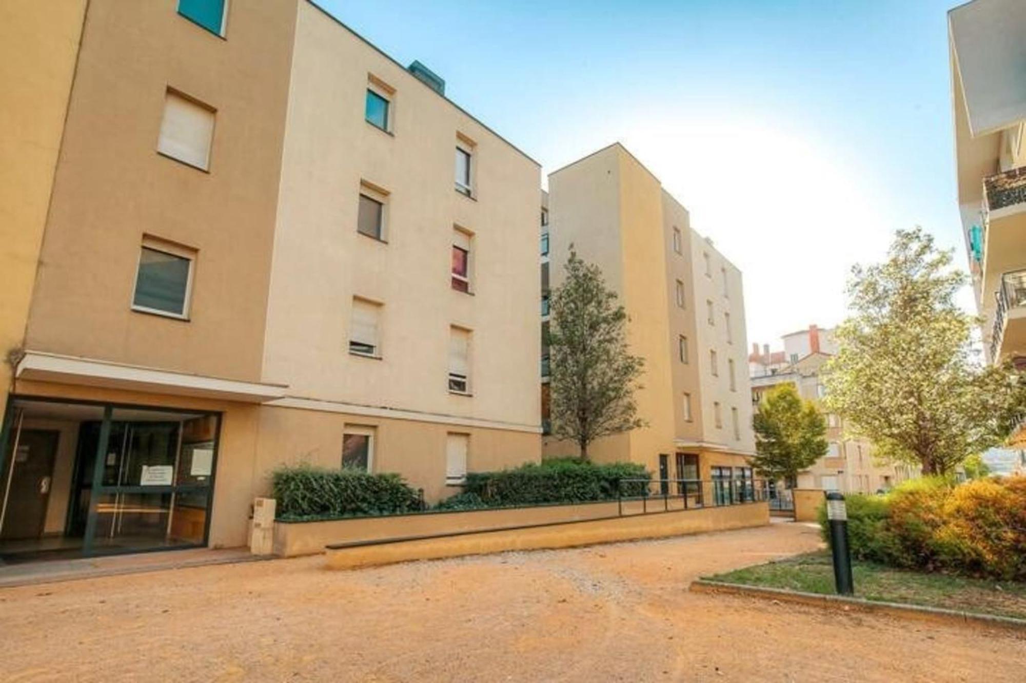 Le Calme Et Cosy Avec Parking Gratuit Apartamento Lyon